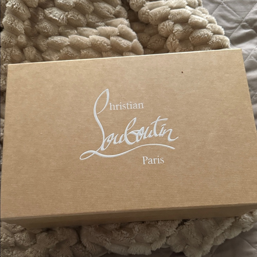 Christian Louboutin Hot Chic